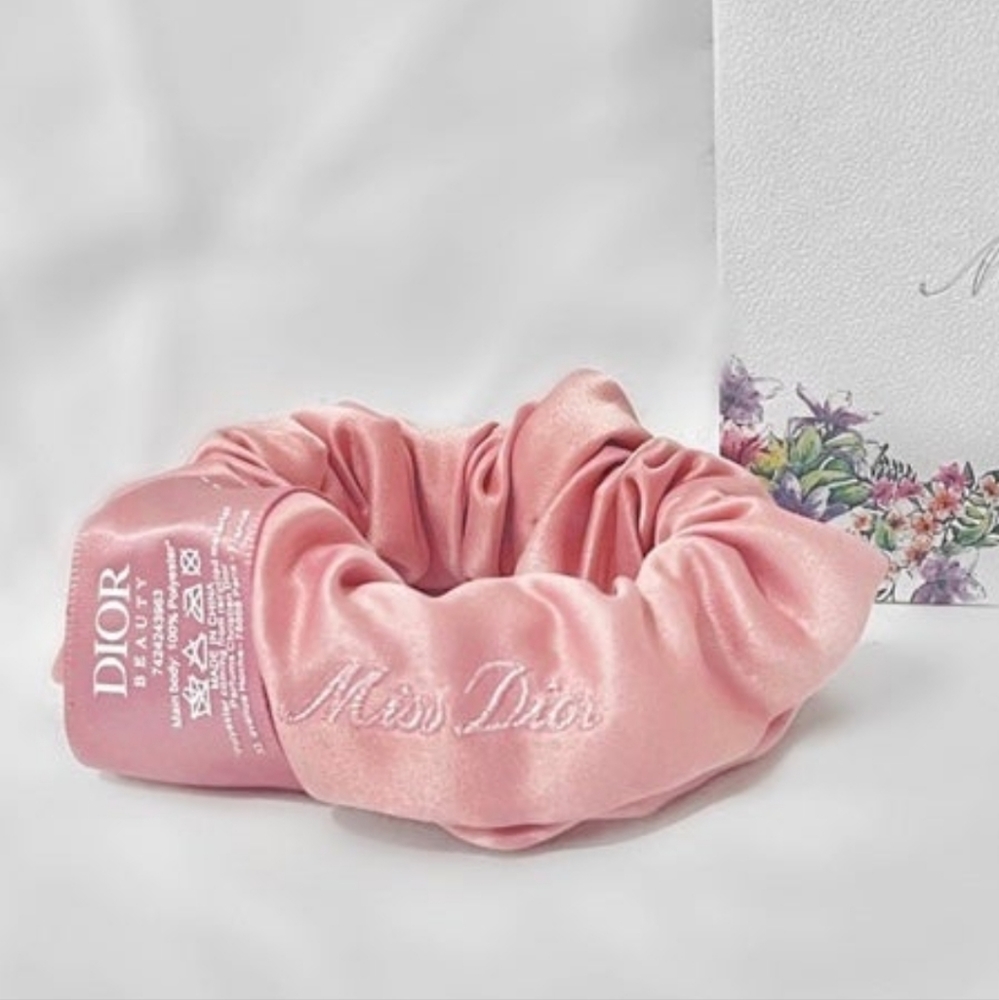 - ❤️SALE❤️Christian Dior Scrunchie Hair Accessories